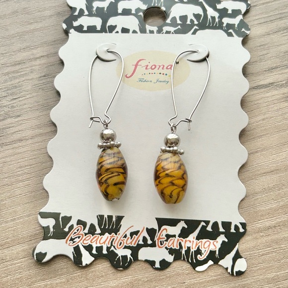2/$30 NWT Fiona Brown and Black  Zebra Print Glass Bead Dangle Earrings - Picture 3 of 4